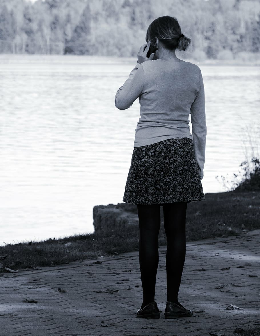 girl, individually, alone, woman, lonely, wait, call, mobile phone, talk, thoughtful
