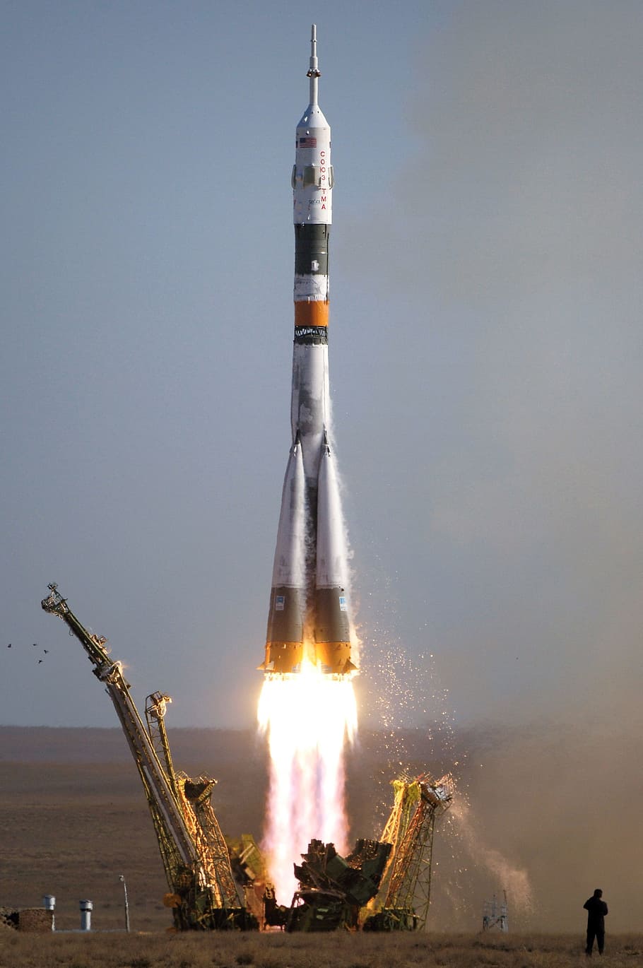スペースシャトル, ソユーズ, ロケット打ち上げ, ロケット, 離陸, 宇宙旅行, ドライブ, ブースト, 加速, 重力