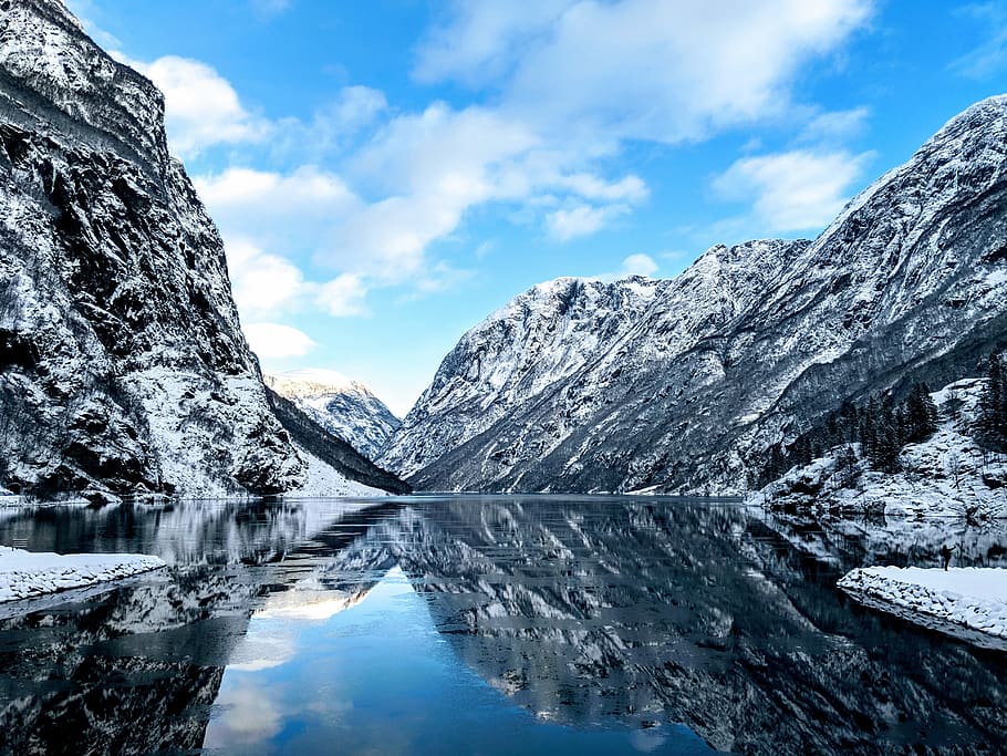 fiordo, río, noruega, nieve, nevado, acantilado, montaña, frío, cielo, reflexión