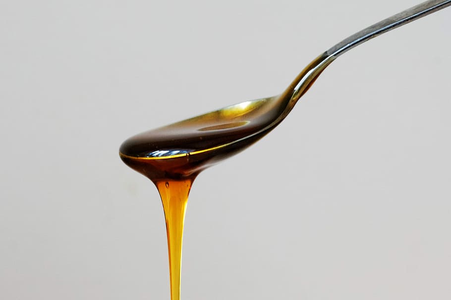 thick honey, honey, minimalistic, simplistic, spoon, sweet, syrup, food, close-up, pouring