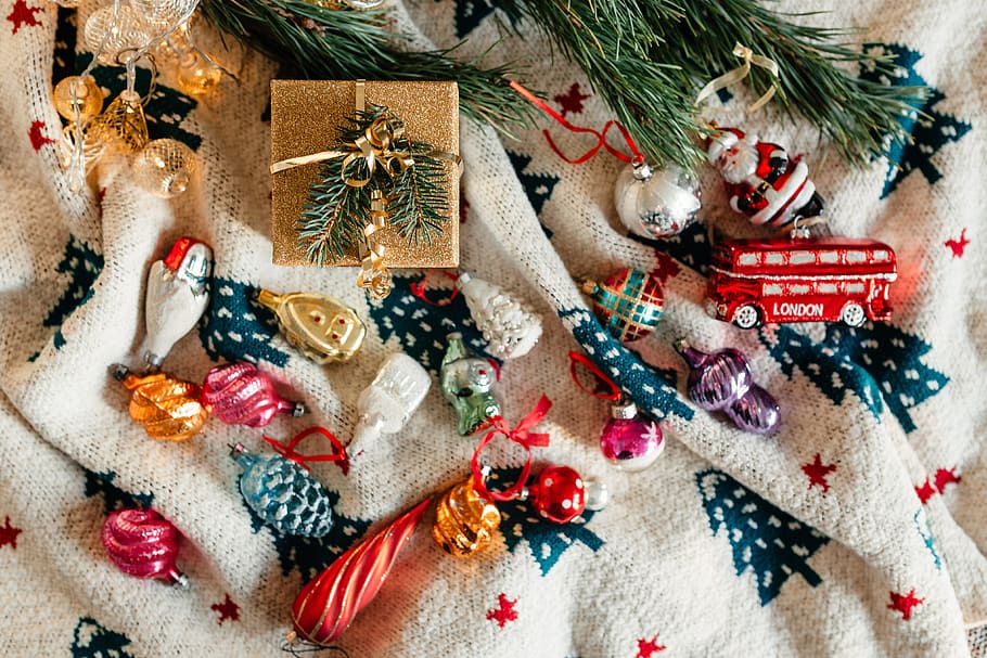 presente de natal, presente, bolas de árvore, bolas de Natal, decorações, decorações de natal, inverno, dezembro, Natal, colorido