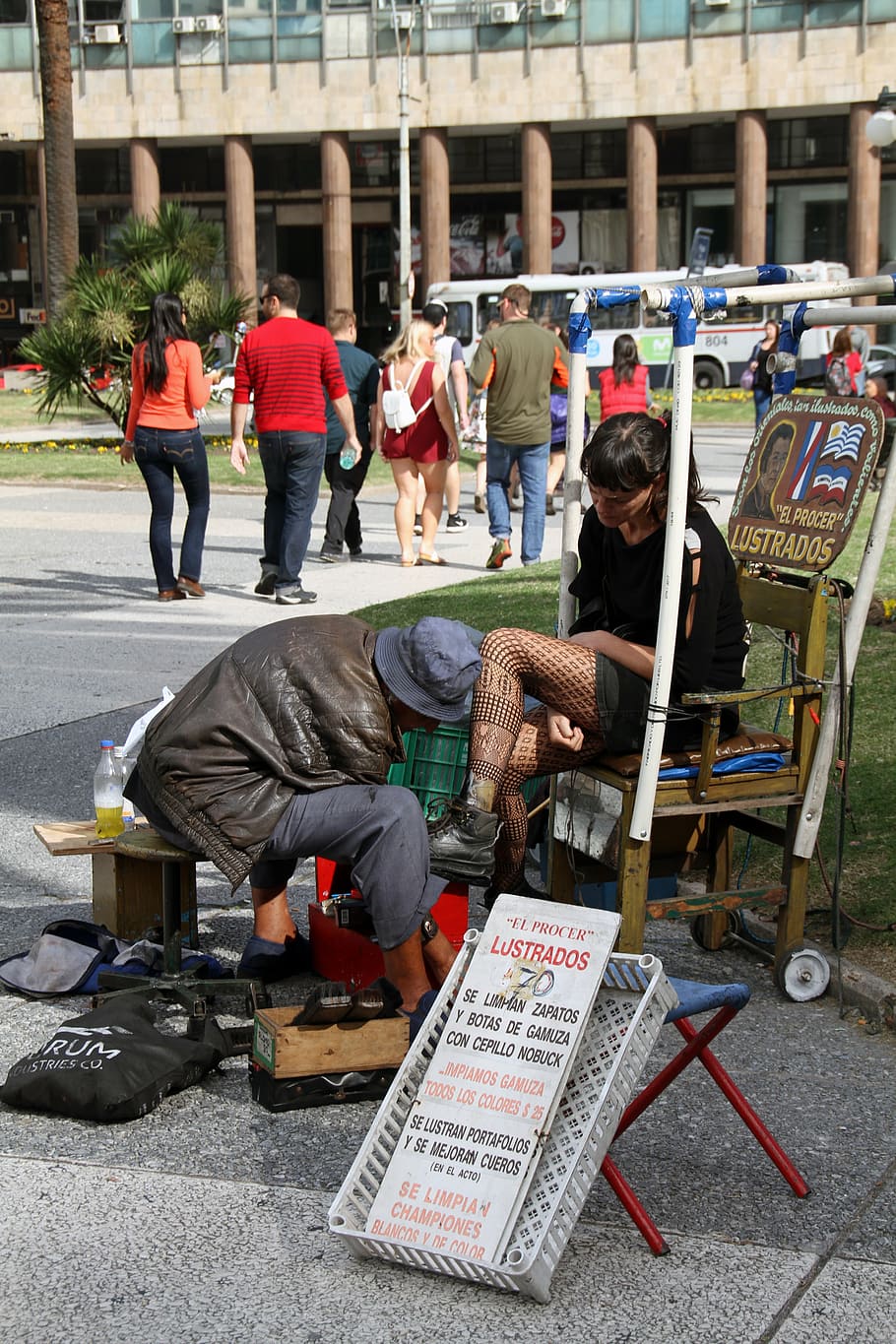shoeshine man, woman, polish, shine, care, cleaning, rubbing, real people, group of people, men