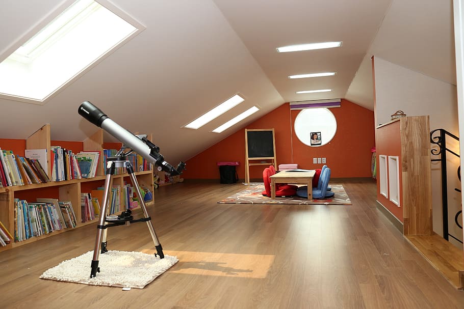 abu-abu, teleskop, coklat, kayu, rak buku, rumah dijual, loteng, menjegal, di dalam ruangan, peralatan pencahayaan