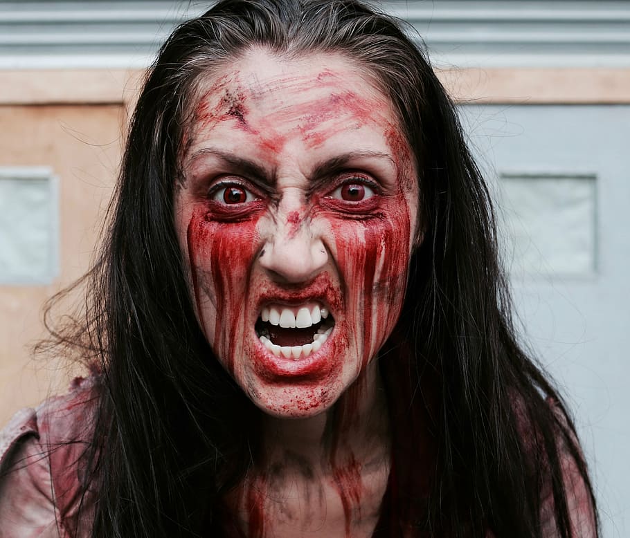 Mujer, traje de zombie, enojado, zombie, rabia, sangre, halloween, sediento de sangre, thriller, demonio