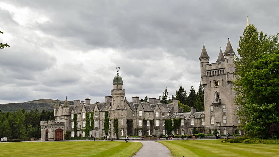 gray, castle, surrounded, trees, scotland, aberdeenshire, dee-tal, balmoral castle, vacation sitting queen elisabeth, old