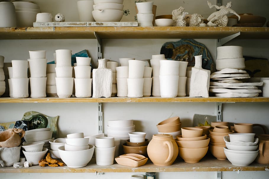 ceramics, pottery, workshop, shelves, shop, shelf, large group of objects, choice, variation, for sale