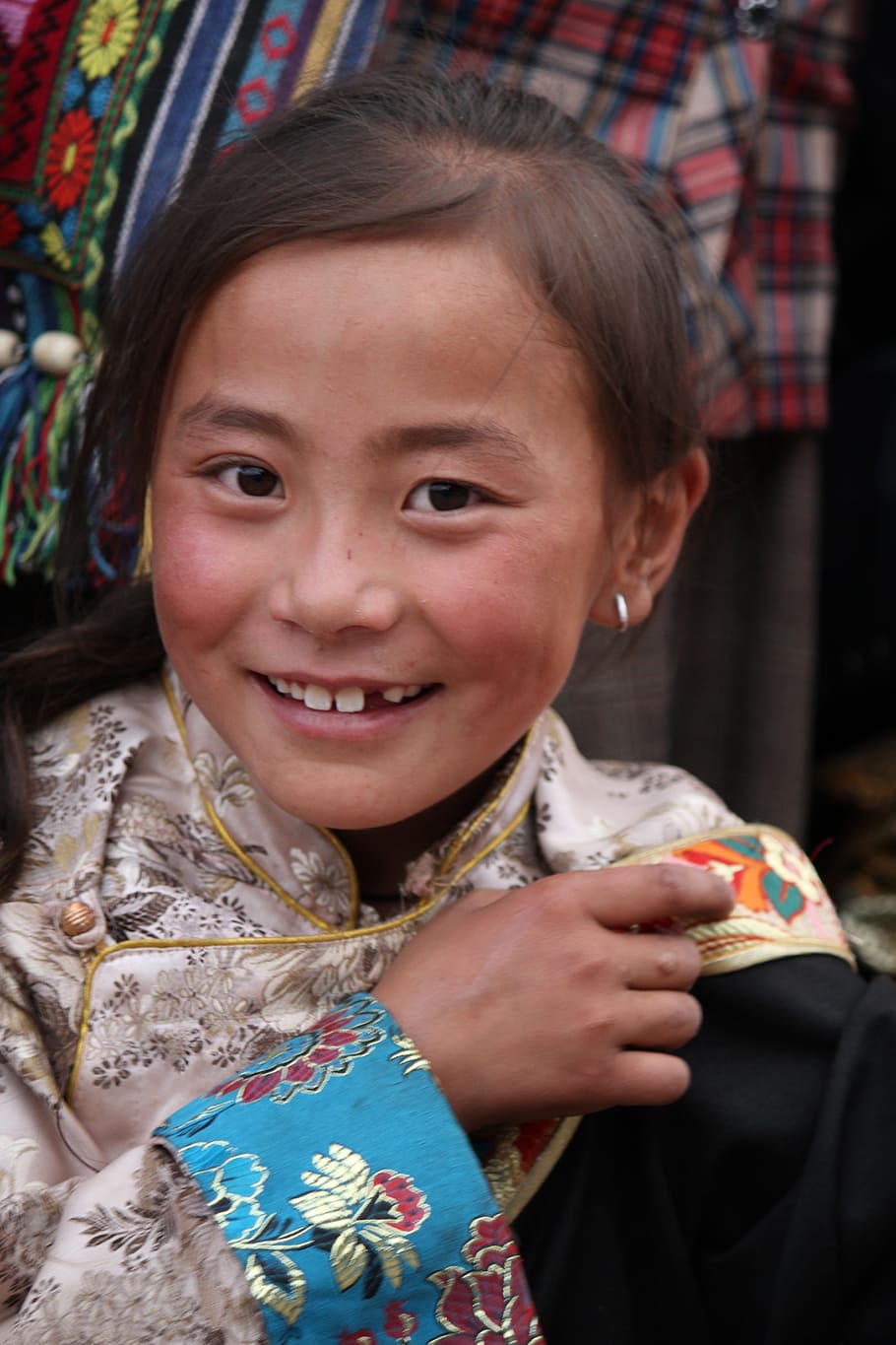 성격, 티베트 민족, 어린 소녀, 어린이, 어린 시절, 실제 사람들, 한 사람, 초상화, 카메라를보고, 라이프 스타일