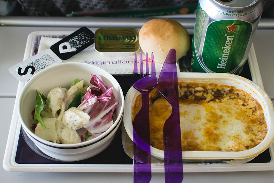 makanan pesawat, Pesawat, makanan, gnocchi, salad, makanan dan minuman, tidak ada orang, di dalam ruangan, piring, makan sehat