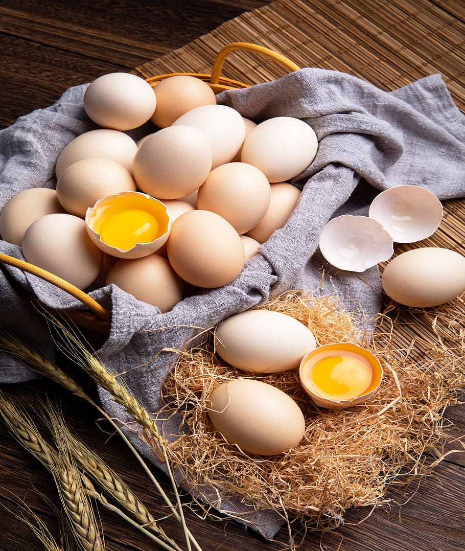 raw eggs, eggshells, yolks, egg, food and drink, food, freshness,  wellbeing, high angle view, indoors | Pxfuel