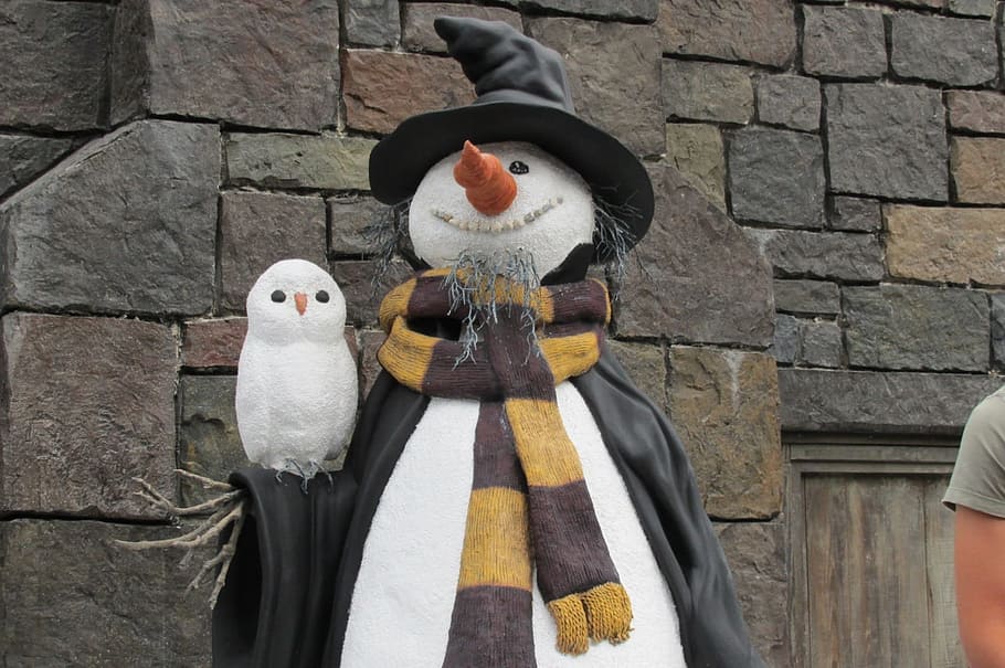harry, potter, themed, snowman, owl, brown, wall, daytime, snow man, magical