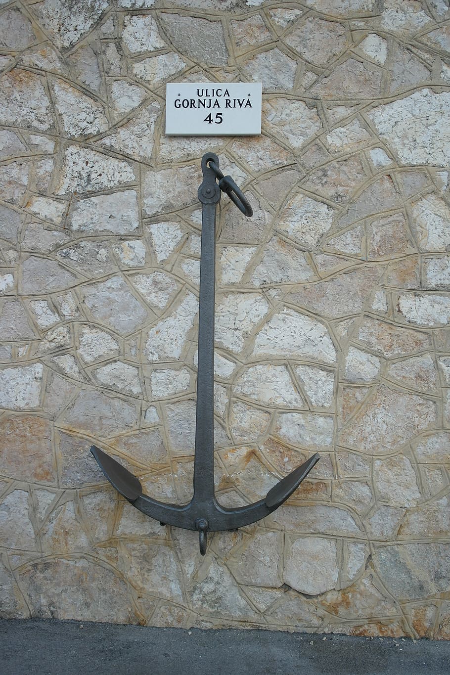 anchor, sign, symbol, communication, text, western script, wall - building feature, information, guidance, information sign