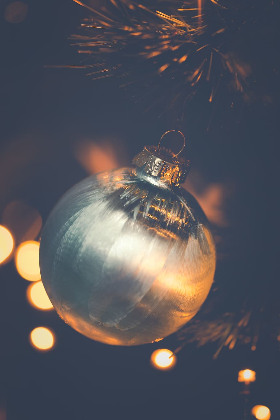 christmas, tree, gold, ball, bauble, decoration, bokeh, reflection, hang, seasonal
