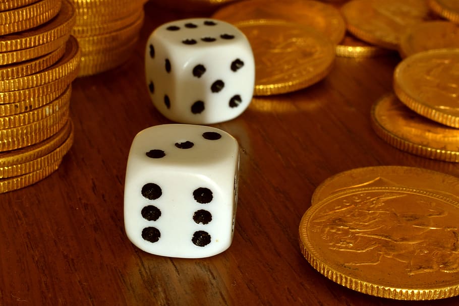 dice, gambling, gold, pounds, game, luck, casino, play, numbers, win