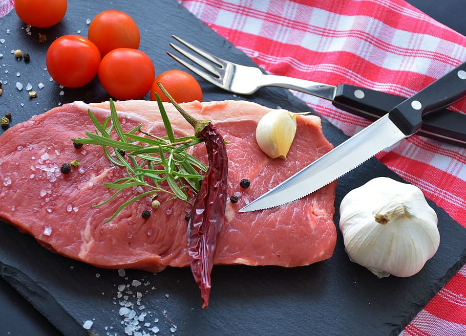 raw, meat, onion, chill, tomato, steak, rumpsteak, beef, grill, tasty
