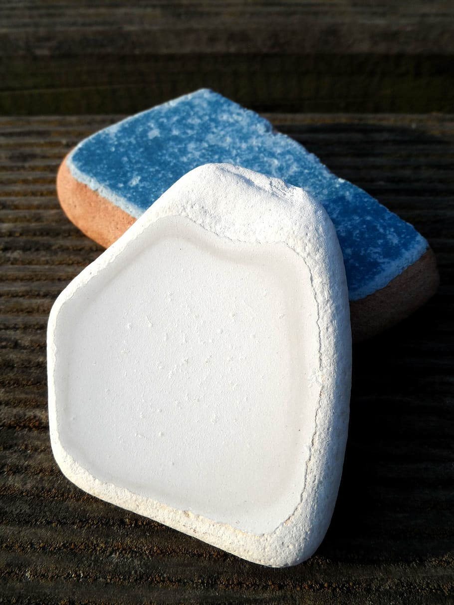 shard, potsherds, white, blue, sanded, stones, bleached out, decor, design, style