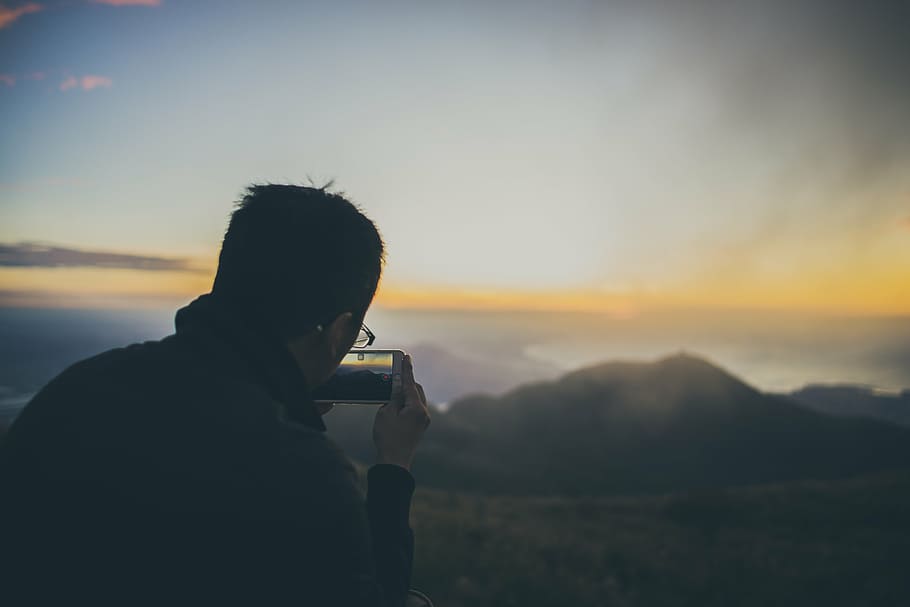 iphone, when shrink, mountain, views, camera - Photographic Equipment, outdoors, photographing, men, nature, photographer
