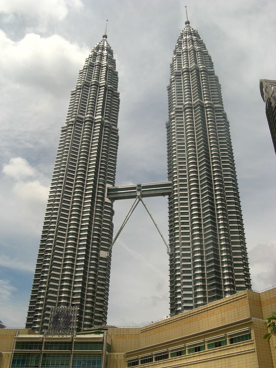 building, petronas tower, pteronas, malaysia, skyscraper, built structure, architecture, building exterior, sky, tall - high