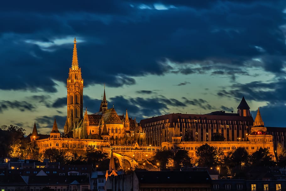 lighted, castle, night photography, brown, concrete, night time, budapest, church, architecture, matthias church