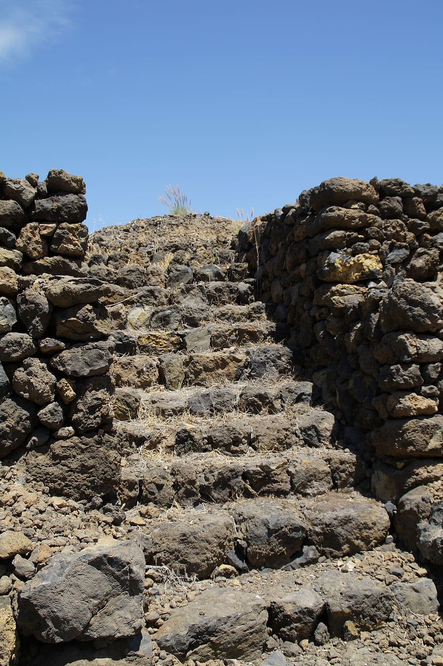 escaleras, pirámide, güimar, pirámide de escaleras, renovado, tenerife, guanches, excavación, arqueología, tiempos antiguos