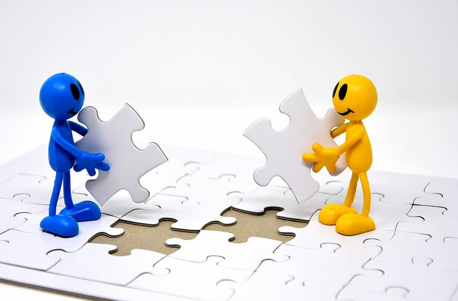 two, blue, yellow, figure, holding, puzzle, teamwork, together, objectives, create