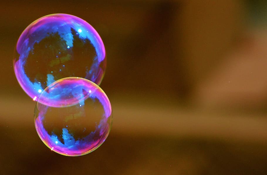 seletiva, fotografia de foco, dois, iridescente, bolhas, bolha de sabão, colorido, bola, água com sabão, fazer bolhas de sabão