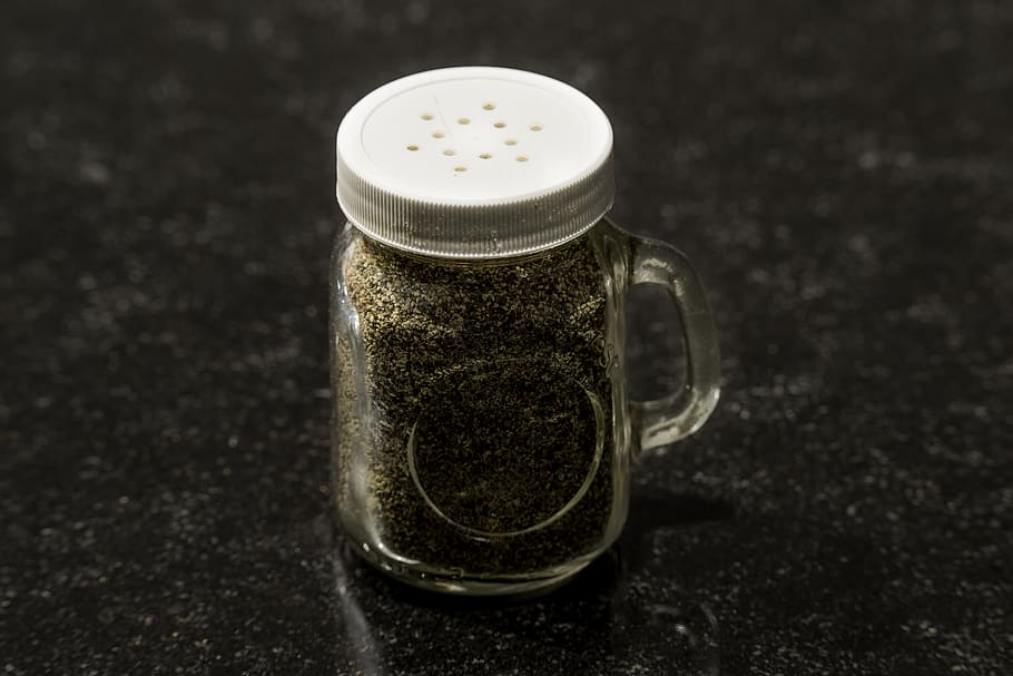 pepper, shaker, spices, seasoning, spice, food and drink, table, indoors, still life, refreshment