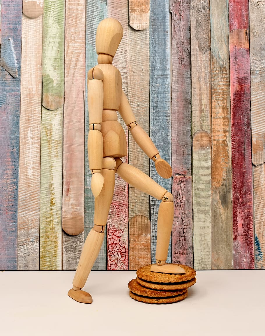 symbolic, go on the biscuit, funny, figure of speech, on the nerves, joint dolls, wood, holzfigur, puppet show, indoors