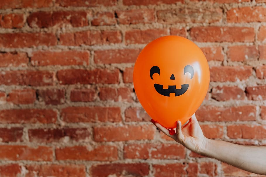 balão, laranja, rosto, engraçado, outono, homem, Halloween, segurando, uma pessoa, tijolo