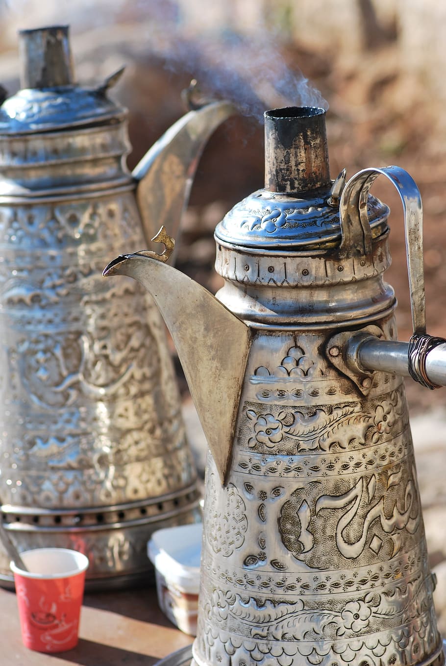 arabia, coffee, coffeepot, metal, container, focus on foreground, close-up, antique, still life, day