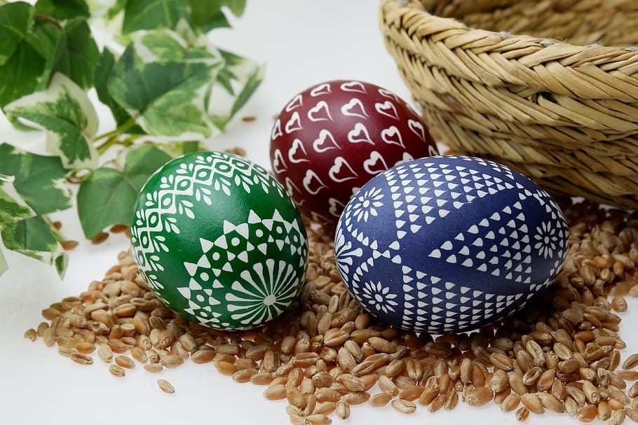 green, red, blue, egg trinkets, brown, rice, sorbian easter eggs, easter eggs, easter egg, easter decoration