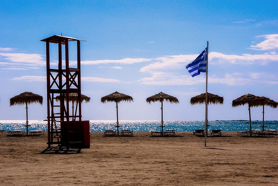 크레타 섬, 섬, 그리스, 비치 파라솔, 우산, 빨대, 의자, 바다, 모래, 해변