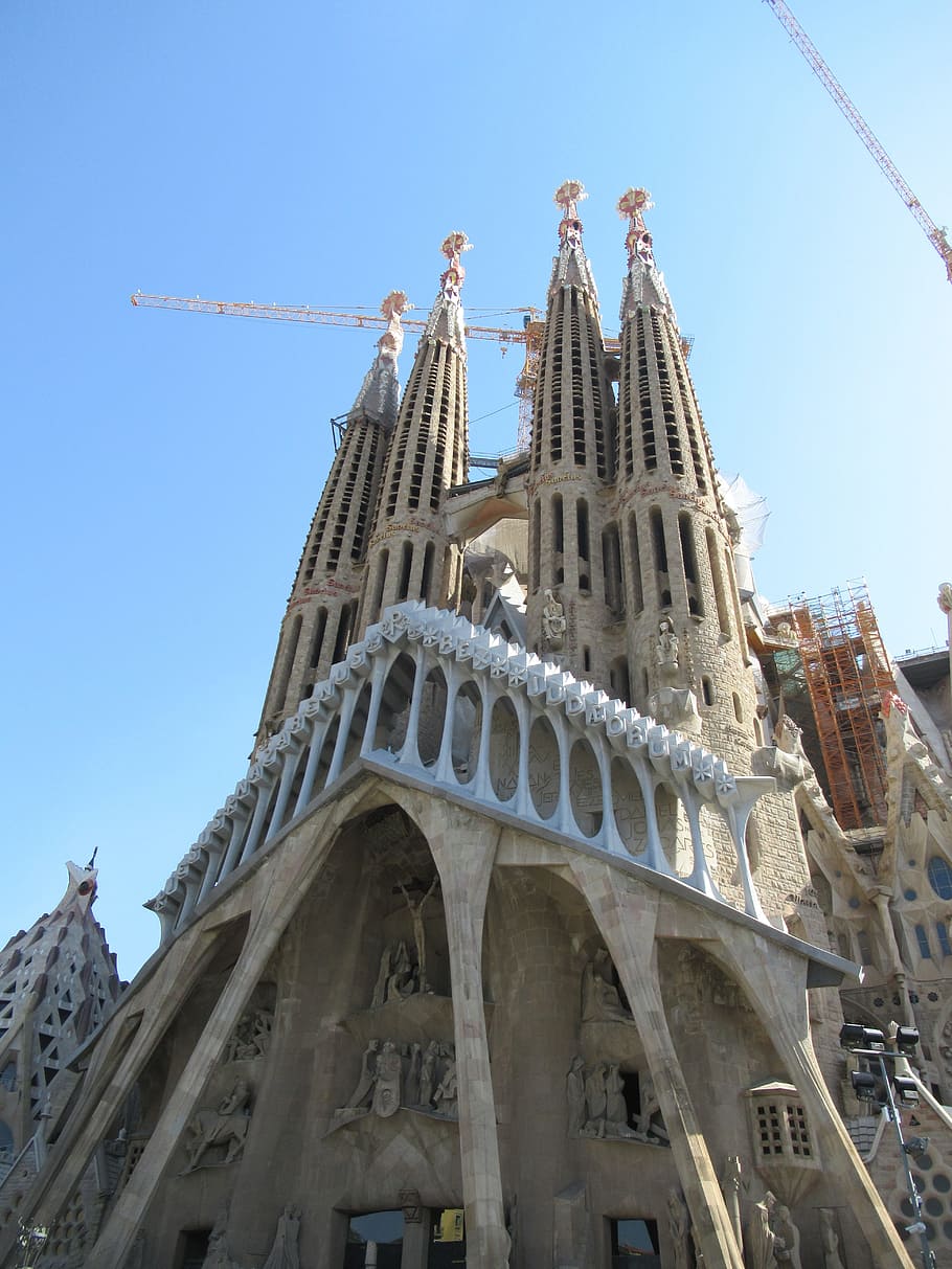 gray concrete structure, sagrada familia, barcelona, church, gaudí, spain, cathedral, architecture, built structure, building exterior