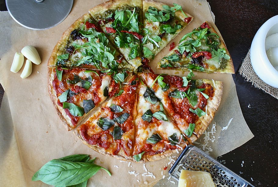 pizza, branco, superfície, alho, tábua de cortar, cortador de pizza, de madeira, corte, madeira, queijo parmesão