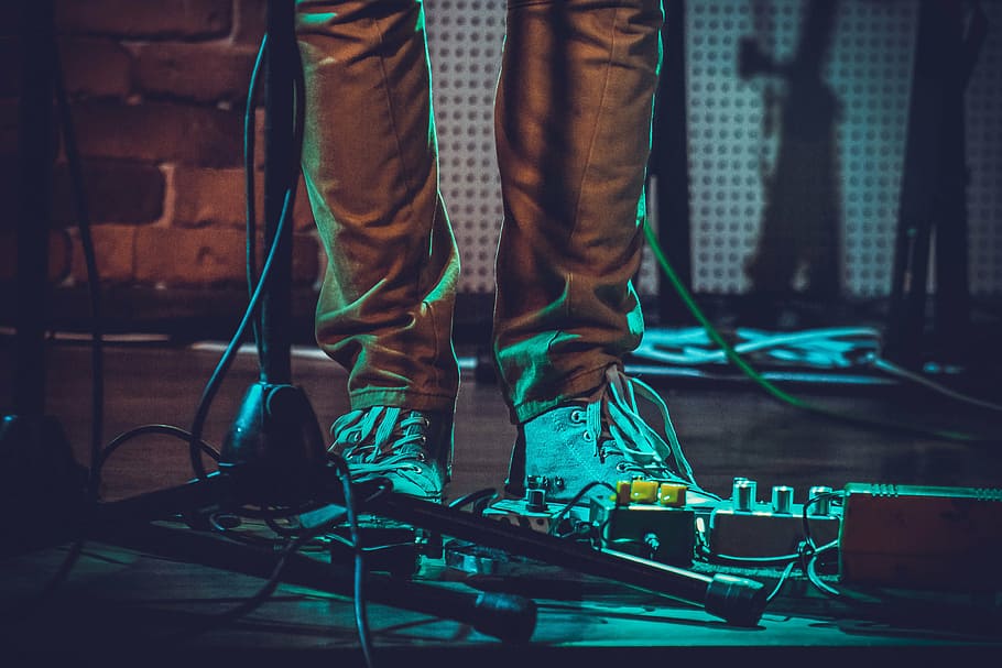 pessoa, em pé, etapa, sapato, calçados, concerto, efeitos, som, eletrônico, cordão