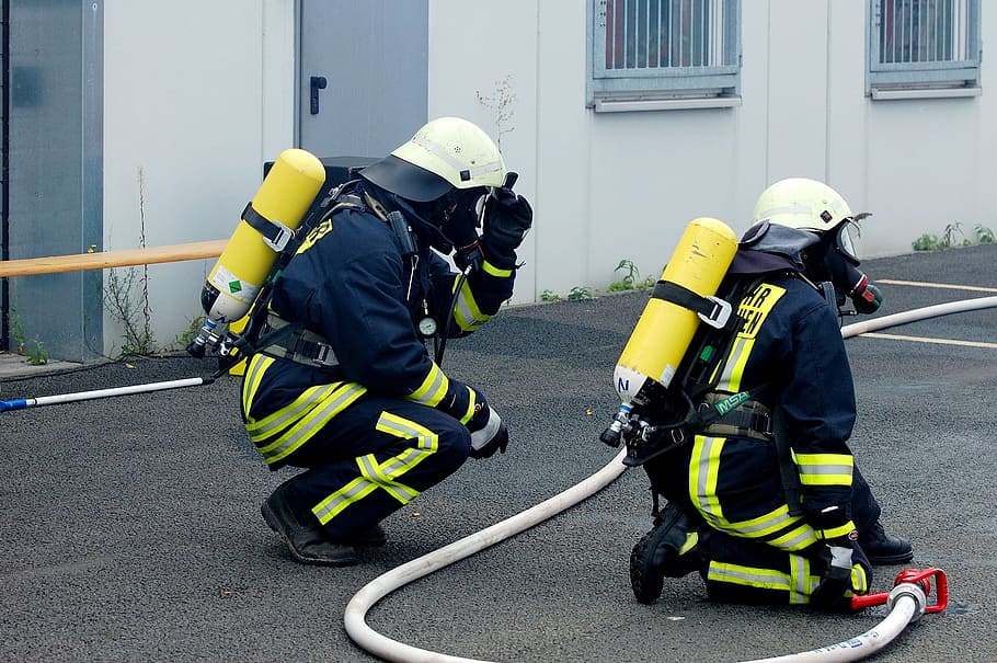 two, men, black, yellow, suit, crouching, Fire, Firefighters, feuerloeschuebung, breathing apparatus
