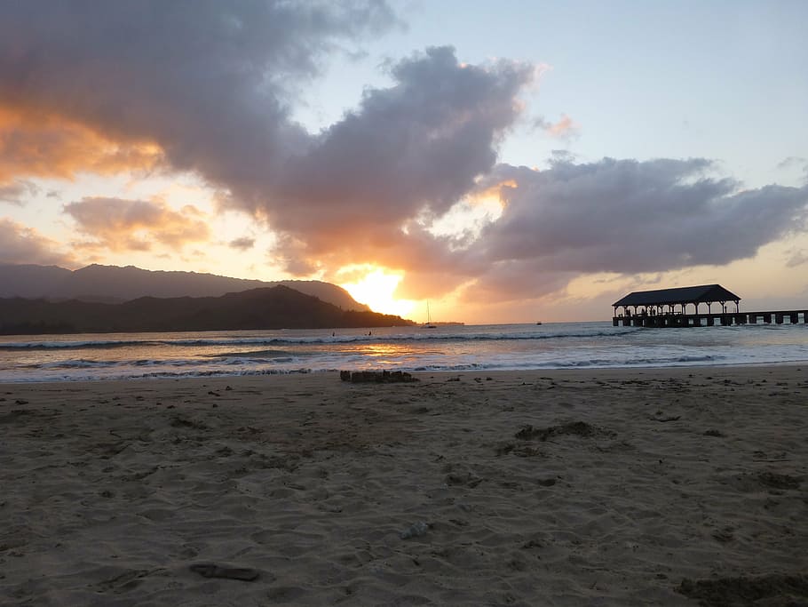 kauai, hawaii, beach, sand, sunset, clouds, setting sun, dusk, hanalei bay, hanalei