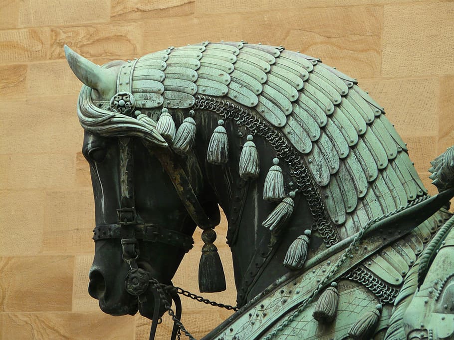 close-up photo, green, horse statue, Horse, Ross, Monument, eberhard revealed in, elder, stuttgart, statue