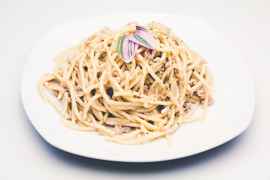 spaghetti, pasta, makanan, makan siang, makan malam, piring, makanan dan minuman, kesegaran, makanan Italia, makan sehat