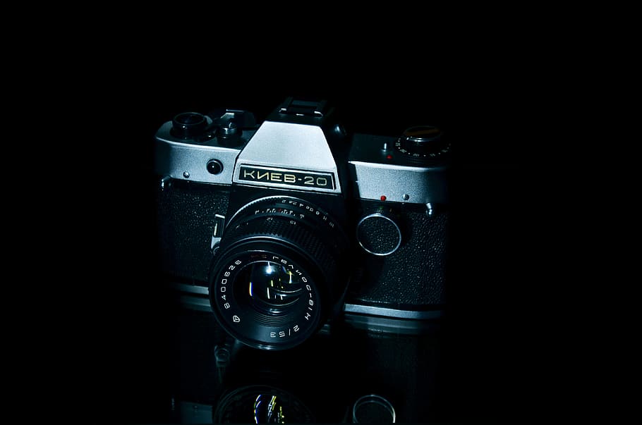 cámara, kiev 20, película, antiguo, fondo negro, manual, fotos antiguas, exhibición, lente, fotos zenit
