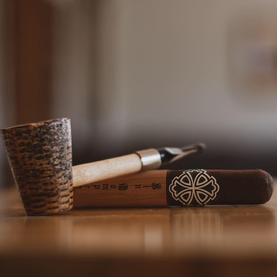 cigar, pipe, vintage, tobacco, smoking, wood - material, indoors, selective focus, table, still life