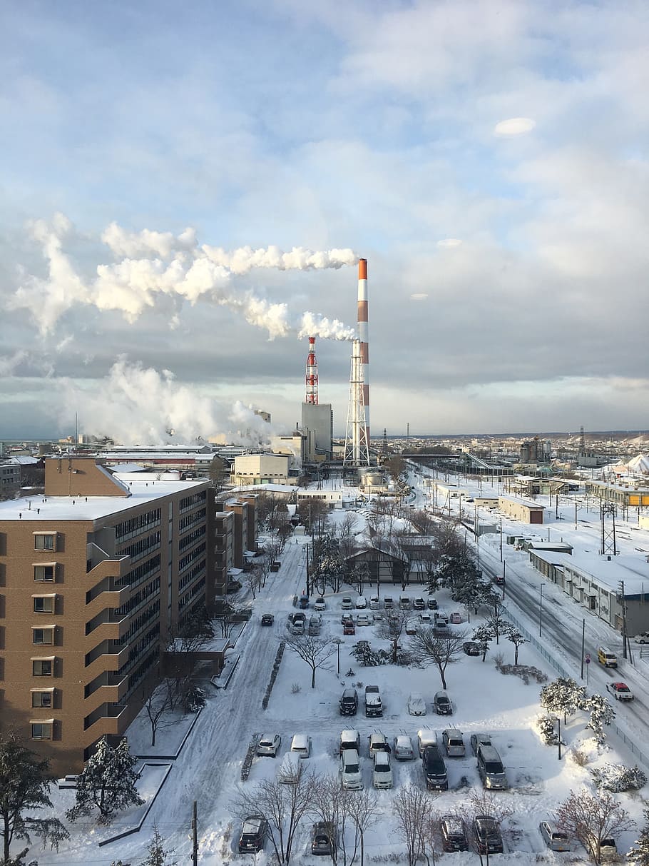 Hokkaido, Chaminé, Fumaça, Céu azul, paisagem, neve, fábrica, indústria, poluição, combustível e geração de energia