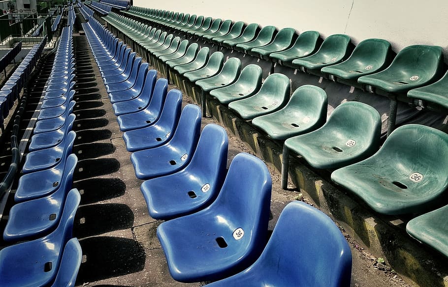 青, 緑, スタジアムの椅子, 横, 白, 壁, 座る, 観客席, 劇場, フットボールスタジアム
