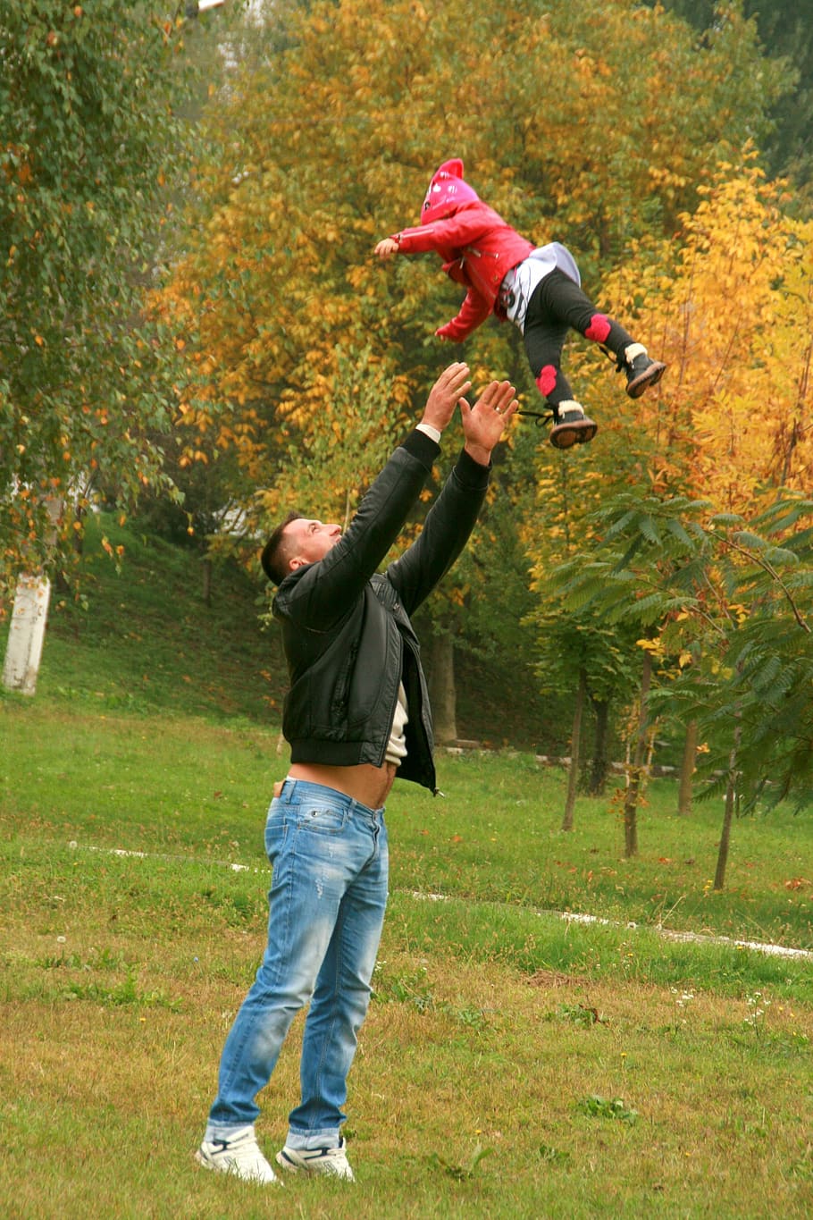 Dad, Daughter, Flight, Avant, Throw, love, play, family, autumn, full length