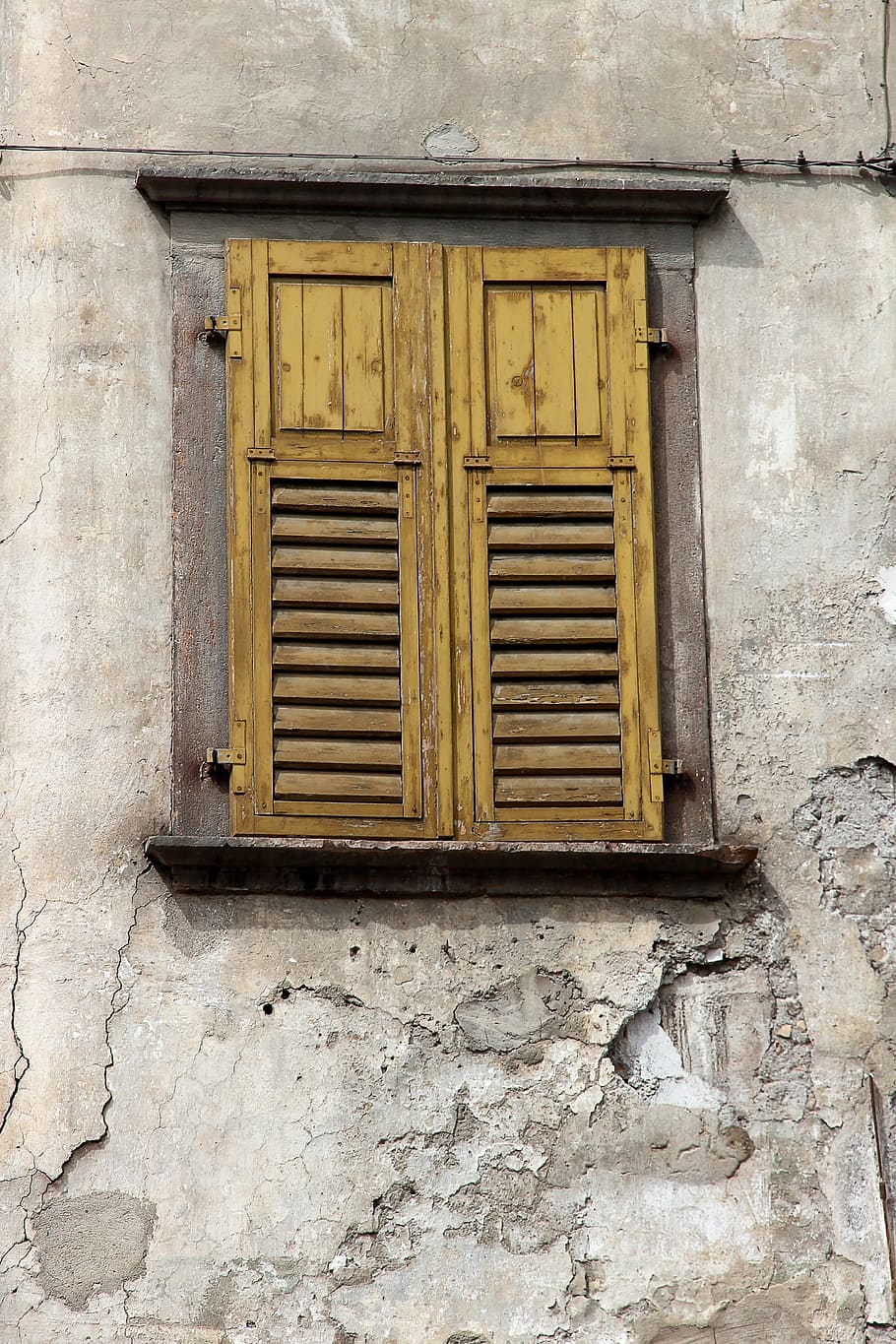 window, old, old window, facade, historically, weathered, wood, glass, break up, building
