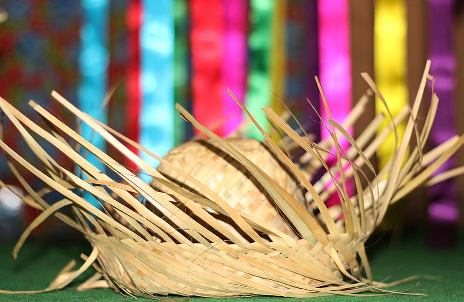 hat, party, head, thatch, close-up, focus on foreground, basket, selective focus, still life, indoors