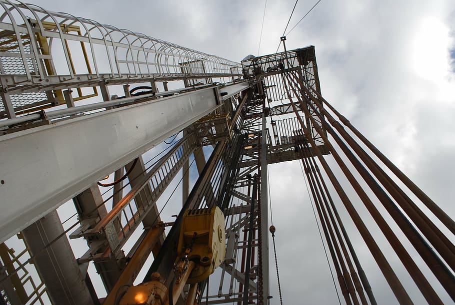 drilling rig, the drill string, shale gas, sky, industry, low angle view, cloud - sky, architecture, transportation, nature