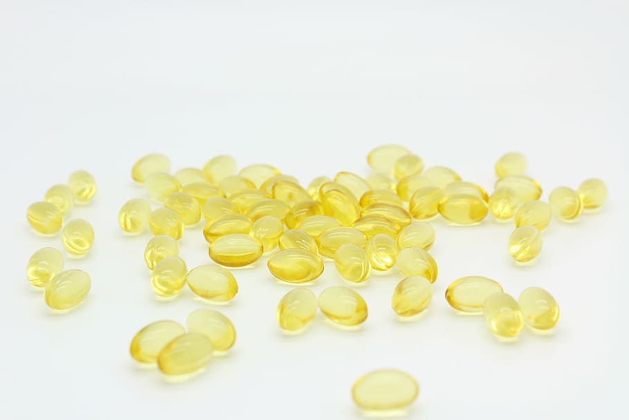 yellow, liquid, gel lot, capsules, fish oil, omega-3, öljykapseli, dha, un, food supplement