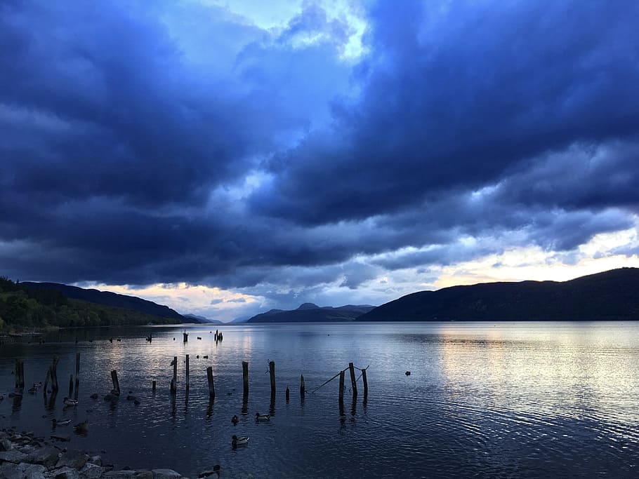 Escócia, Loch Ness, Terras altas e ilhas, água, nuvens, natureza, sol da tarde, céu, lago, paisagem