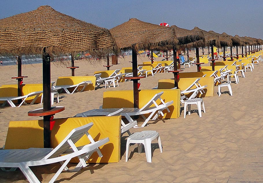 white, lounger chair, patio umbrella, seashore, Beach, Portugal, Sand, Umbrellas, deckchairs, mattress