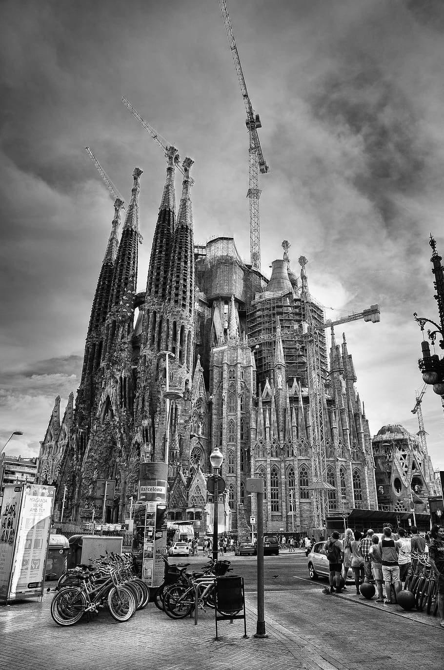 sagrada família, spain, barcelona, architecture, monument, built structure, building exterior, sky, travel, building